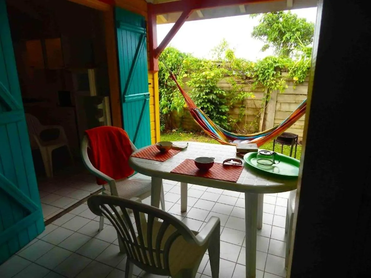 Maison Charmante A Sainte-Rose + Piscine بيت للعطل